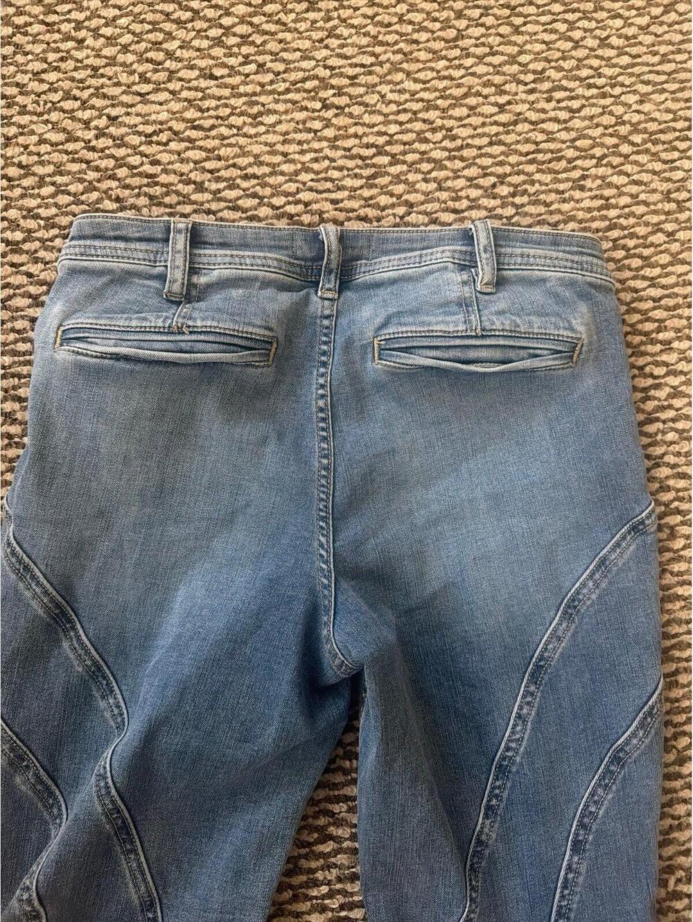 We The Free Twirl On Mid-Rise Crop Flare Jeans - Morning Blue - 28 - Picture 4 of 10